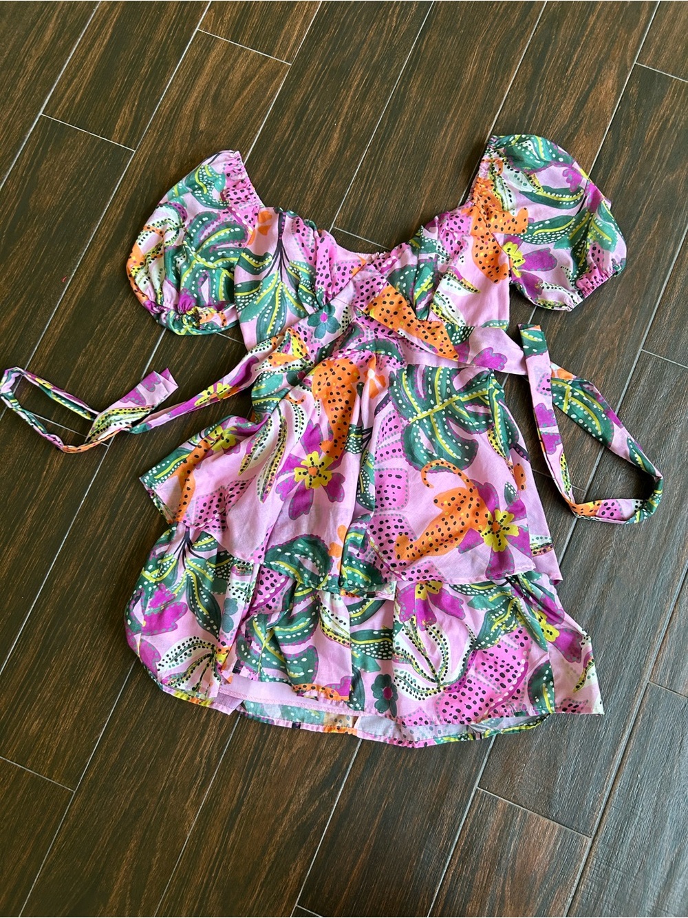 Crystal Sky Pink Floral V-Nack Tie Back Ruffle Dress Size M